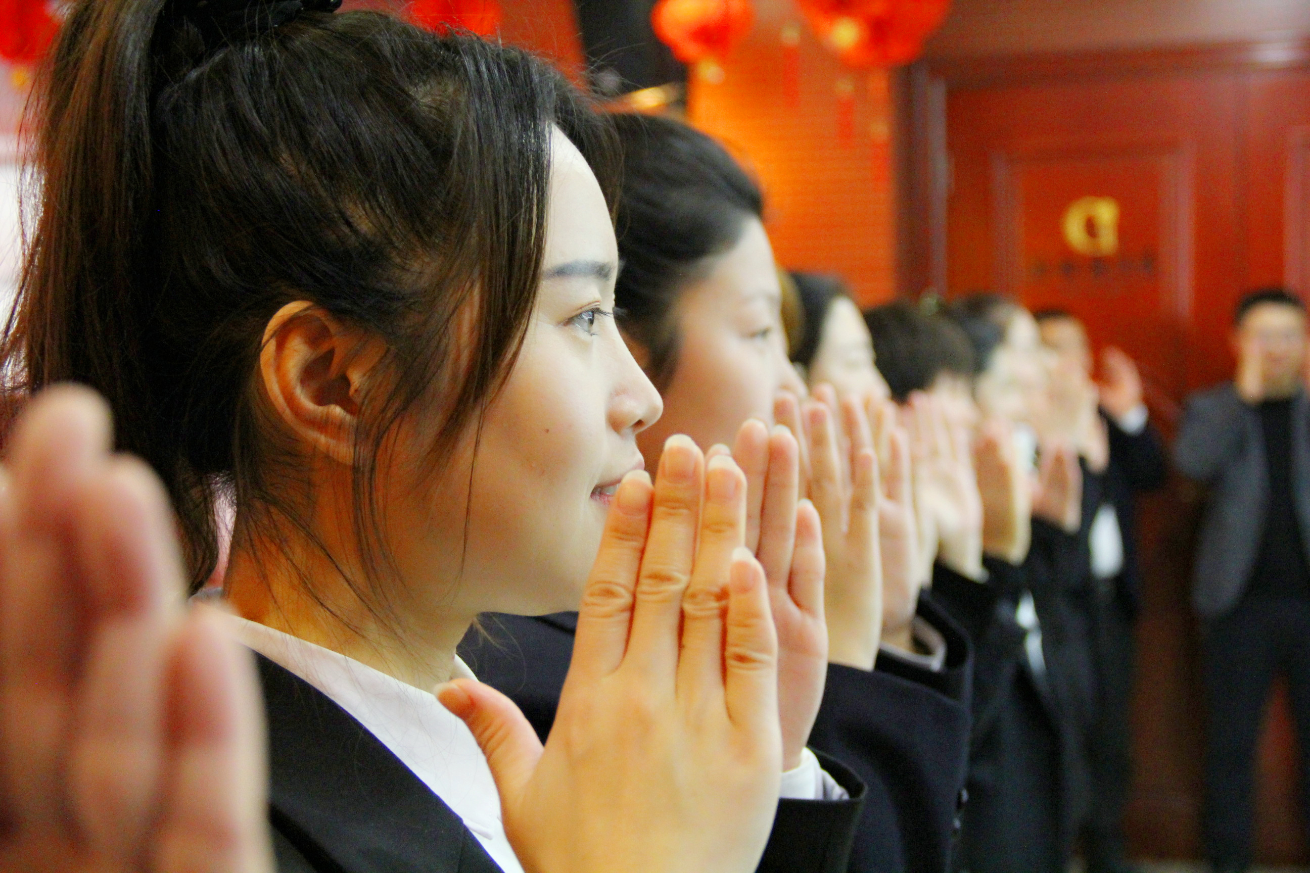 全面提升服務質(zhì)量，樹立良好企業(yè)文化！